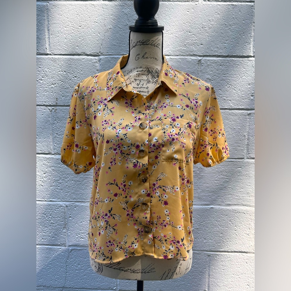 Short Sleeve Yellow Button Up w/ Pink & White Flower Print